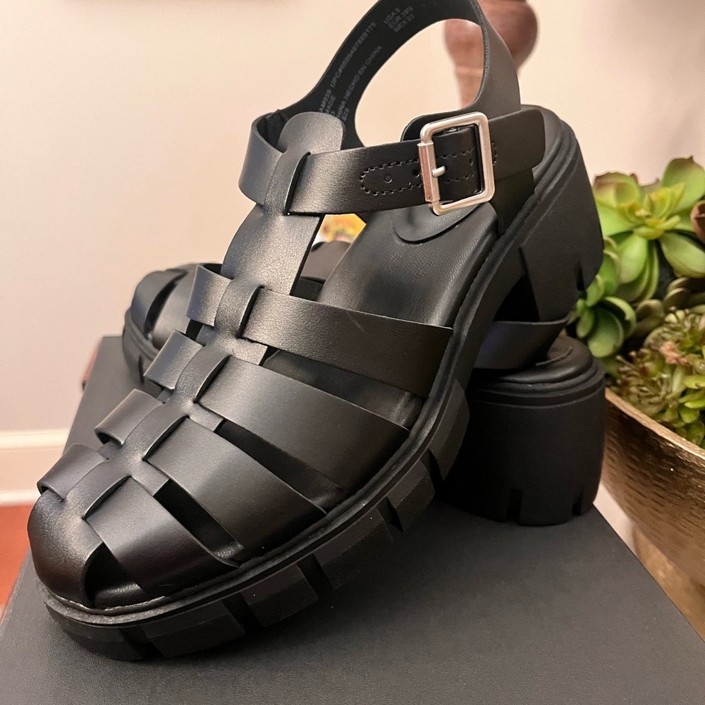 Madden NYC Black Platform Sandals NWT Women’s Size 8 Fall Perfect Trending - Picture 9 of 10